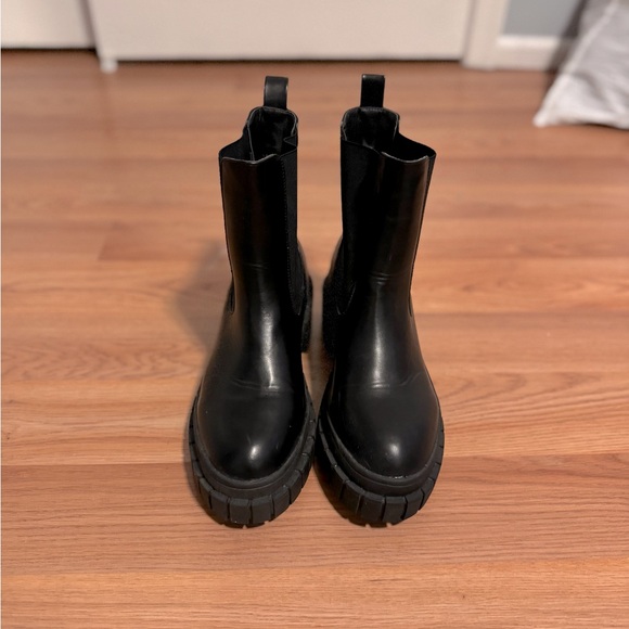 Black combat boots - Picture 1 of 6